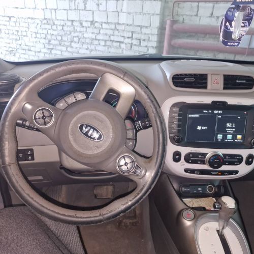 Автомобиль KIA SOUL EV (электромобиль), находящийся по адресу: г. Гомель, ул. Химзаводская, 5.